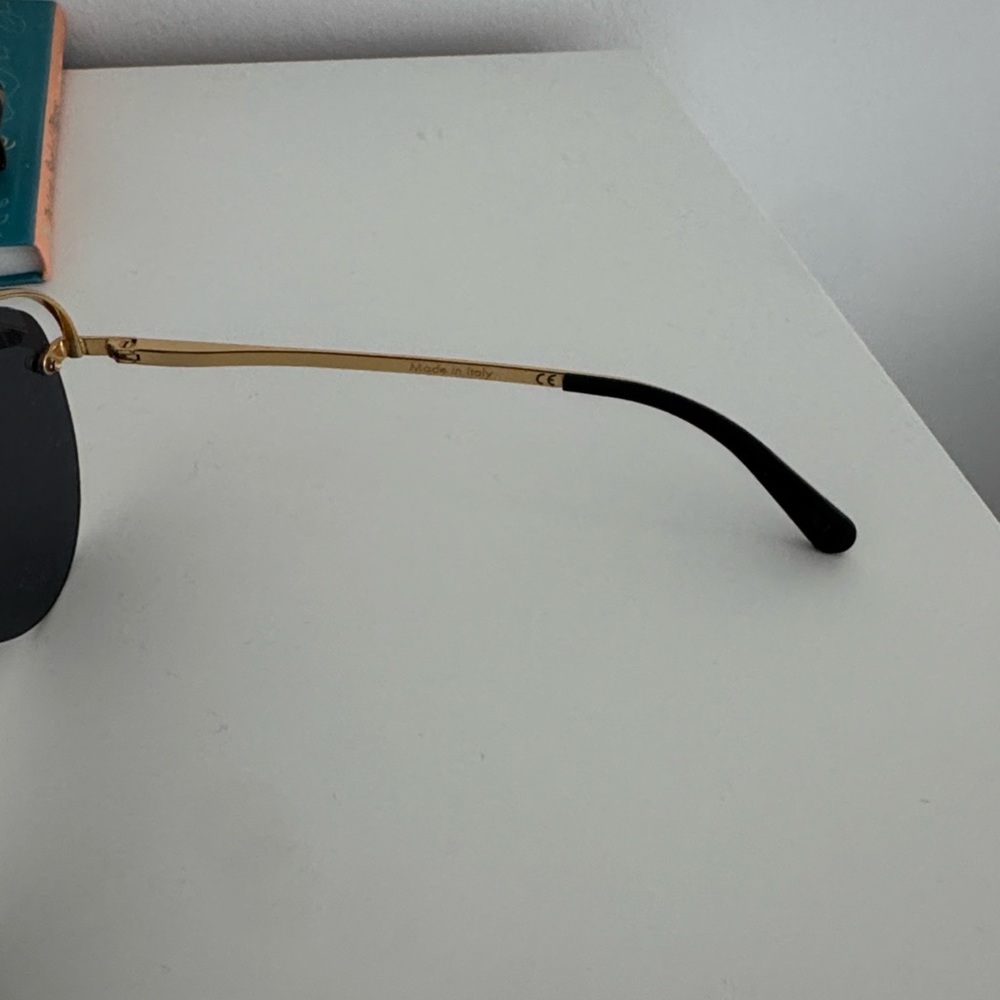 Louis Vuitton Gold Aviator Sunglasses with Black Lenses - Picture 6 of 6